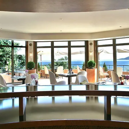 Tiara Yaktsa Cote D'azur Théoule-sur-Mer