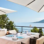 Tiara Yaktsa Cote D'azur Théoule-sur-Mer