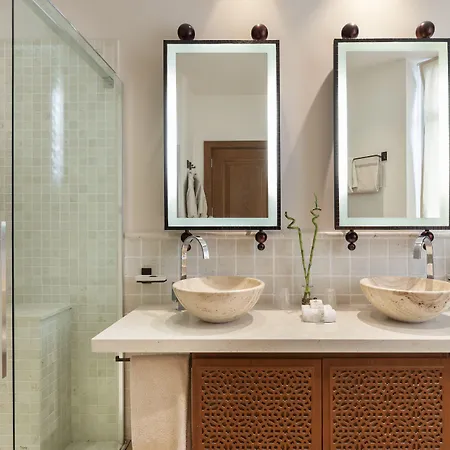 Tiara Yaktsa Cote D'azur Hotell 5*