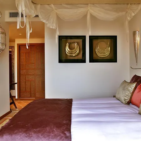 Tiara Yaktsa Cote D'azur