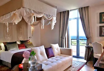 Tiara Yaktsa Cote D'azur Hotell