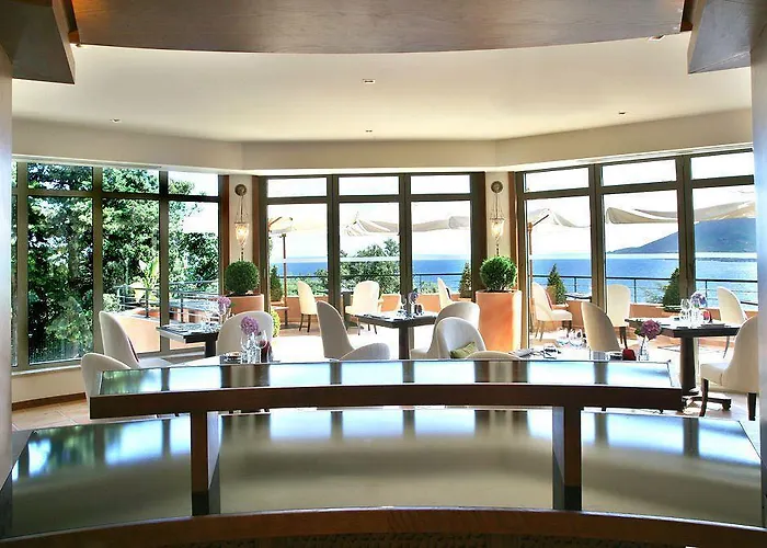Tiara Yaktsa Cote D'azur Théoule-sur-Mer