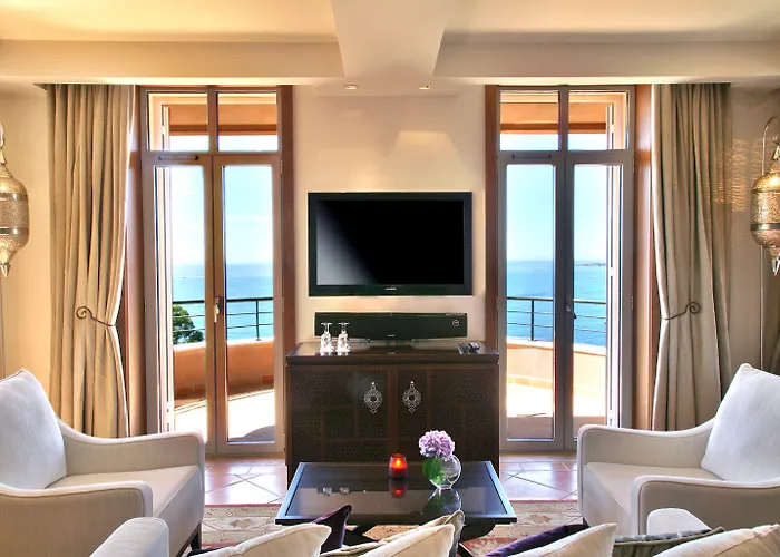 Tiara Yaktsa Cote D'azur Hotel