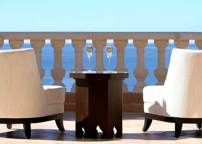 Hotel Tiara Yaktsa Cote D'azur 5*