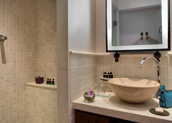 Tiara Yaktsa Cote D'azur Hotel