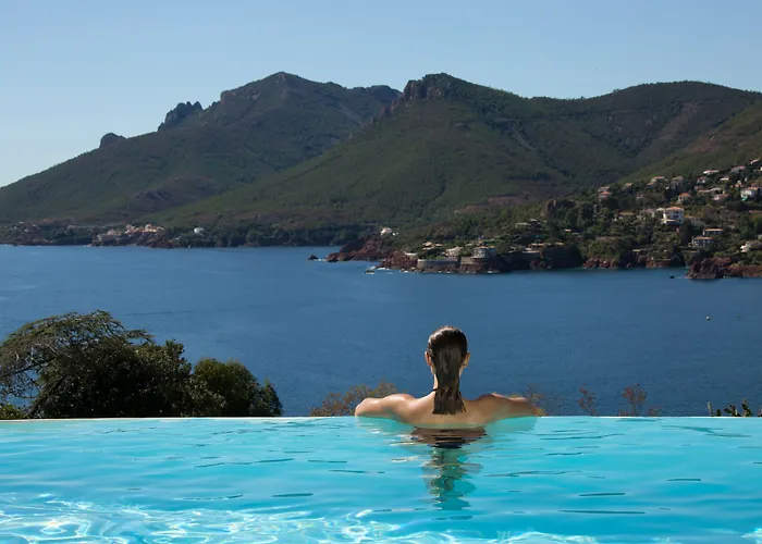 Tiara Yaktsa Cote D'azur 5*