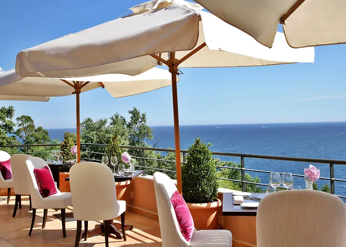 Tiara Yaktsa Cote D'azur Hotel