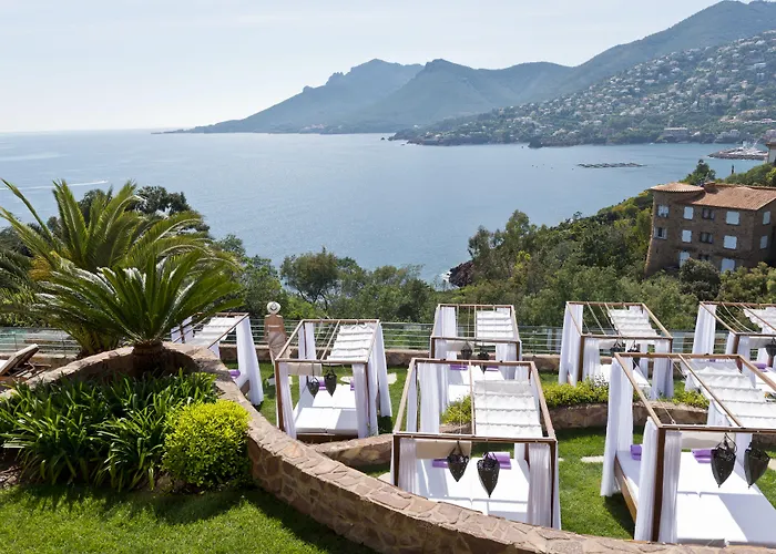 Hotel Tiara Yaktsa Cote D'azur 5*