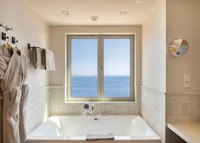 Tiara Yaktsa Cote D'azur 5*